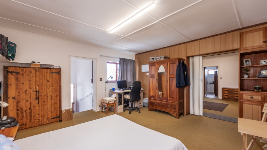 4 Bedroom Property for Sale in Struisbaai Western Cape